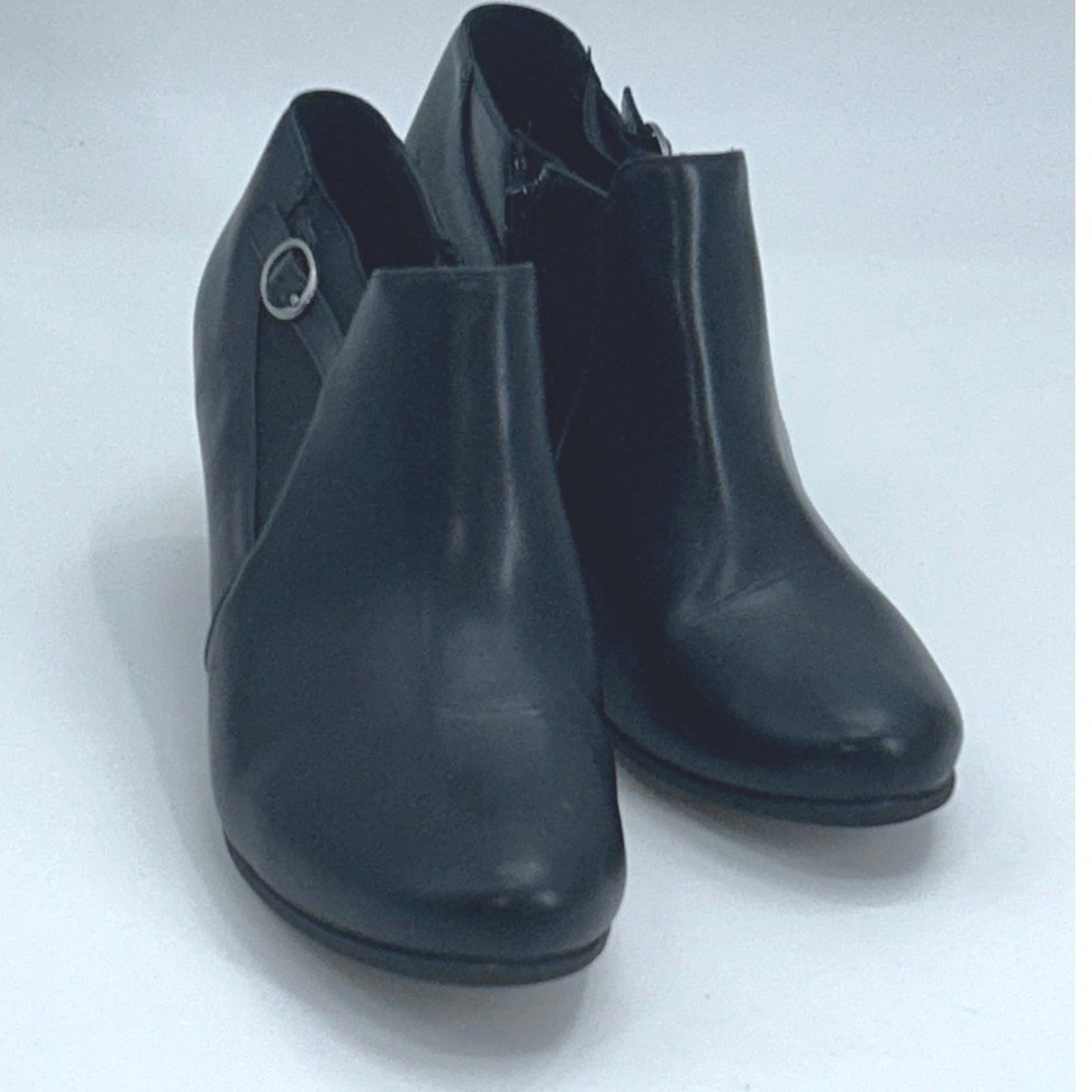 White Mountain Faux Leather Ankle Booties Black Buckle Heel Size 10W western - Picture 2 of 14